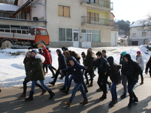 FOTO: ''Šetnja s porukom'' kroz Prozor