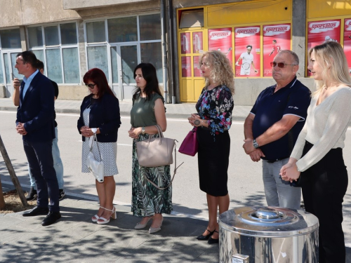 FOTO: Polaganjem vijenaca i svečanom sjednicom započelo obilježavanje Dana općine