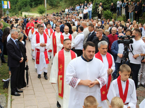 FOTO: Obilježena 32. obljetnica stradanja Hrvata na Uzdolu