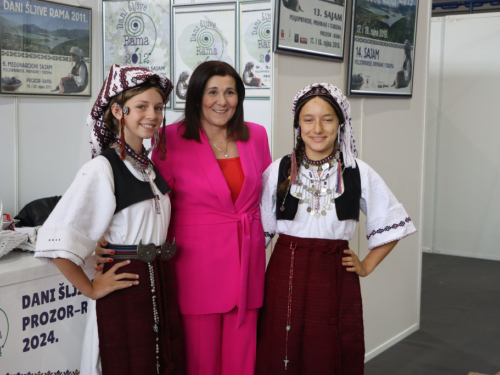 FOTO: Otvoren 17. sajam ''Dani šljive Prozor - Rama 2024.''
