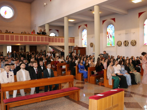 FOTO: Matura 2025. - Defile mladosti na ulicama Prozora