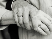 Nakon 70 godina braka, umrli u razmaku od nekoliko minuta
