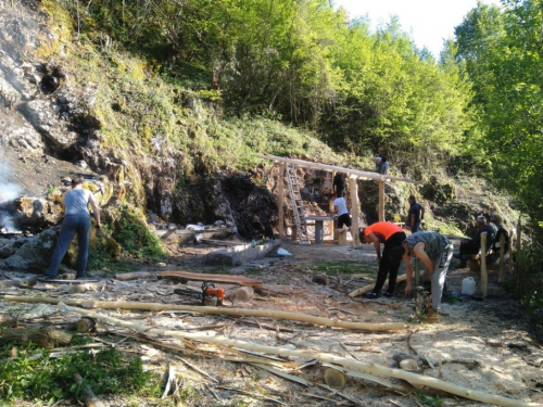 FOTO: Mala oaza u Dobroši nastala zahvaljujući Dobrošanima i koroni