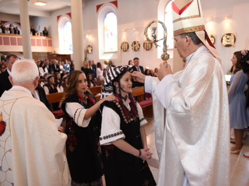 FOTO: Krizma u župi Prozor