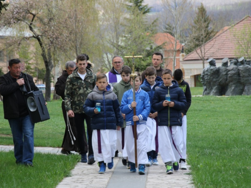 FOTO: Put križa kroz fratarski gaj na Šćitu