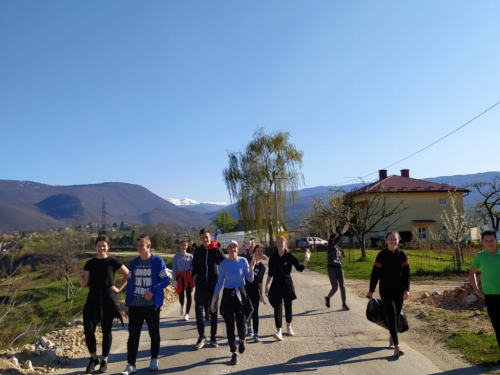 FOTO: Vrijedni Framaši župe Rama-Šćit akcijom čišćenja obilježili Dan planeta Zemlje