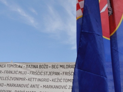 FOTO: Ramci u koloni sjećanja u Vukovaru, odana počast gradu heroju