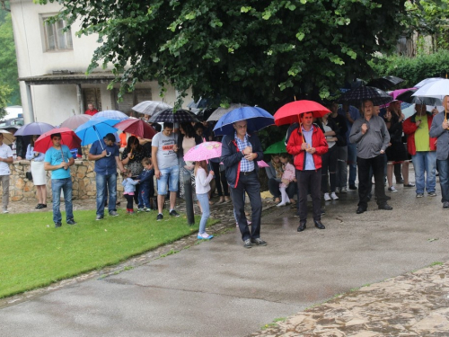 FOTO: Vanjska proslava sv. Ante u župi Gračac