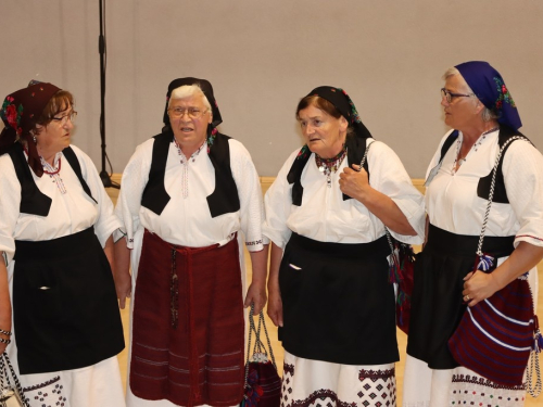 FOTO/VIDEO: Škola folklora u Prozoru koncertom predstavila svoj rad