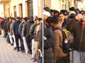 Golemi redovi migranata u Barceloni, čekaju dokumente za legalni boravak