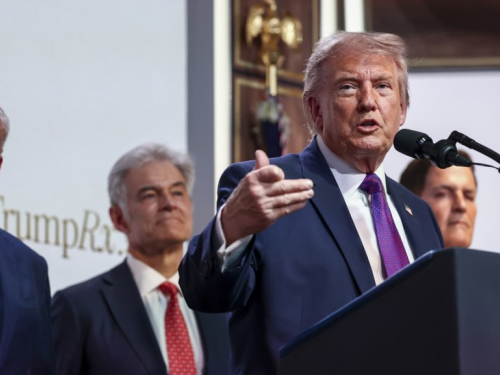 Trump: Ako možemo doći do dogovora bez bombardiranje Irana, bio bih sretan