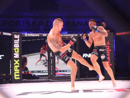 FOTO: Tomislav Sičaja pobjedio u drugom profesionalnom nastupu u MMA