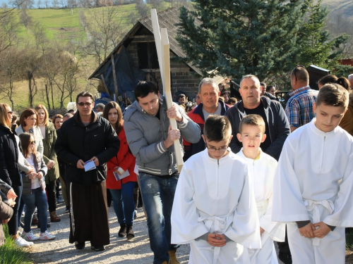 FOTO: Ramski put križa na brdo Gračac