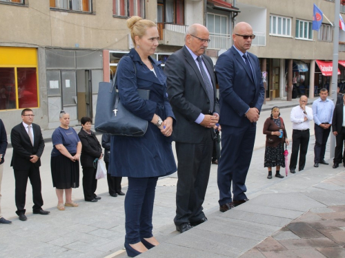 FOTO: Polaganjem vijenaca i svečanom sjednicom započelo obilježavanje Dana općine