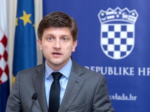 Burno u Hrvatskom saboru: Oporba obrazlaže prijedlog za opoziv Zdravka Marića