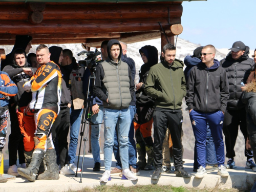 Mirno okupljanje na Zahumu: Ramci poručili – ''Ne damo svoje!''