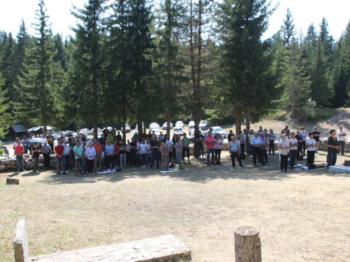 FOTO: Na Vranu služena sv. misa za poginule duvandžije