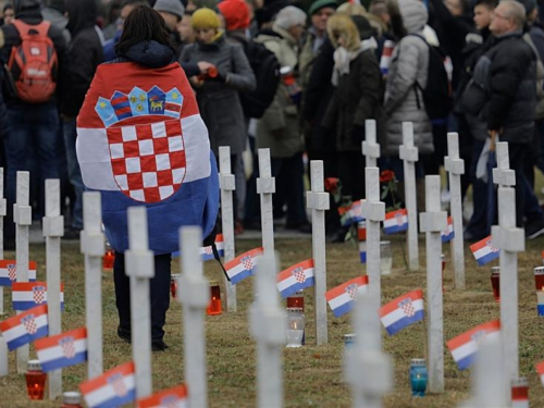 Na Memorijalnom groblju održana misa za poginule i nestale branitelje Vukovara