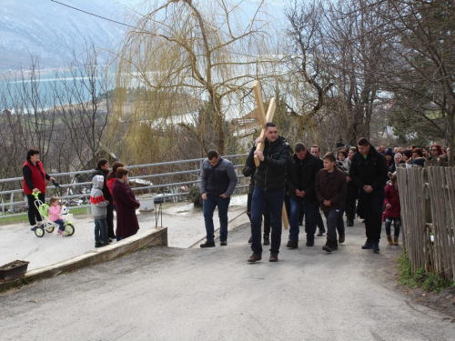 FOTO: Ramski put križa na brdo Gračac