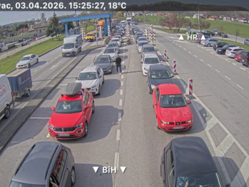 Kilometarske kolone na granicama: Na ulaz u BiH čeka se i do pet sati