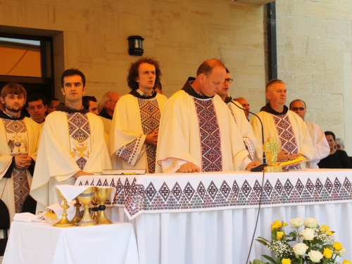 FOTO: Proslava Velike Gospe i Mlade mise fra Ivana Tučića u župi Rama-Šćit