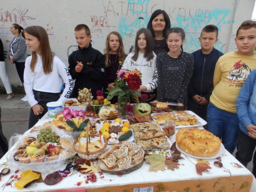 FOTO: Dani kruha u OŠ fra Jeronima Vladića Ripci