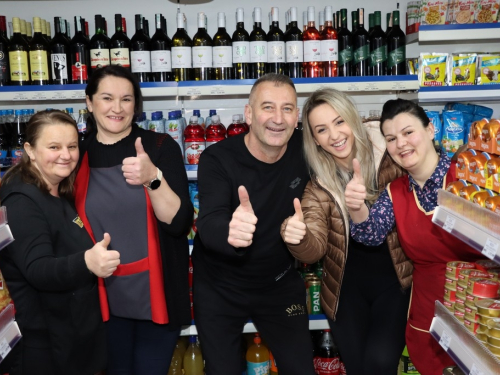 FOTO: Alf Market u Ploči otvorio vrata kupcima