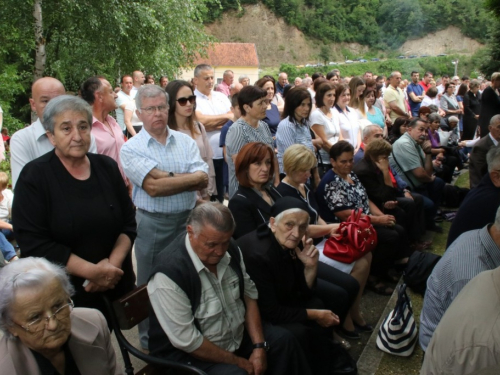 FOTO: Vanjska proslava sv. Ante u župi Gračac