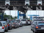 Višesatna čekanja na izlazu iz BiH, duge kolone na brojnim prijelazima