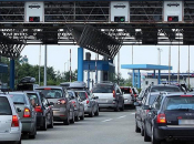 Višesatna čekanja na izlazu iz BiH, duge kolone na brojnim prijelazima