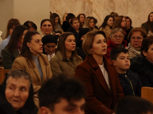 FOTO: Polnoćka u crkvi Uznesenja Blažene Djevice Marije na Šćitu