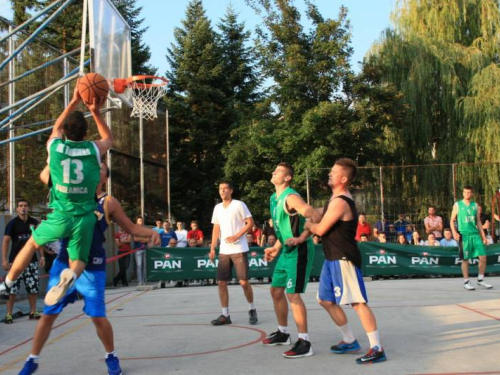 FOTO: Počeo turnir u uličnoj košarci "Streetball Rama 2014."