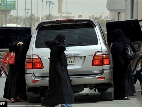 Ženama u Saudijskoj Arabiji dozvoljeno voziti automobile