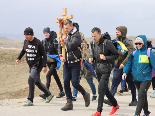 FOTO: Josip Jelinić na završnici hodočašća stigao u Rumboke