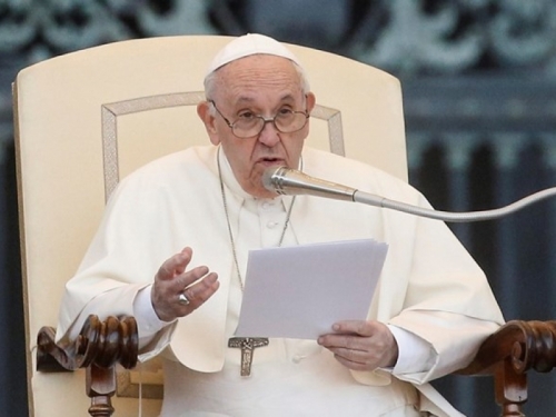 Papa Franjo povodom pravoslavnog Uskrsa traži primirje u Ukrajini