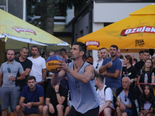 FOTO: Ekipa ''Makarska 3x3'' pobjednik 19. Streetball Rama 2021.