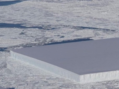 NASA objavila fotografiju savršeno pravokutnog ledenjaka