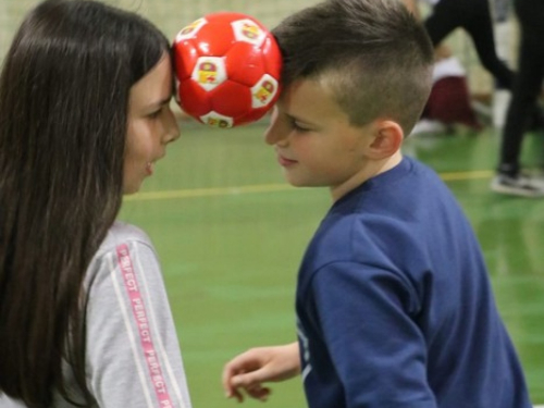 FOTO/VIDEO: Dječji zbor župe Prozor dva dana u Lašvanskoj dolini