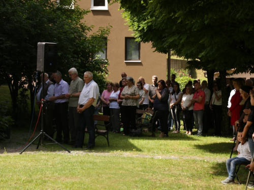 FOTO: Vanjska proslava sv. Ante u Gračacu