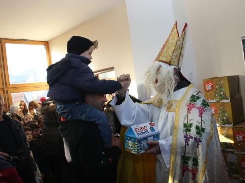 FOTO: Sv. Nikola radosno dočekan i u župi Rama Šćit