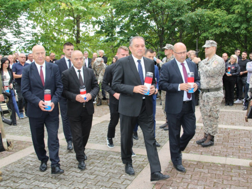 FOTO: Obilježena 32. obljetnica stradanja Hrvata na Uzdolu