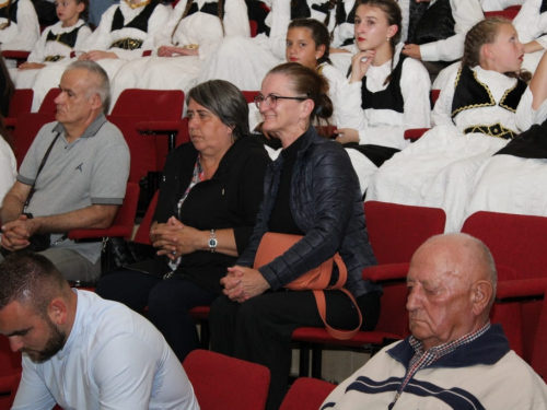 FOTO: U Prozoru održana večer folklora