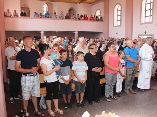 FOTO: Vanjska proslava patrona župe Solakova Kula