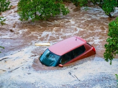 Oluje i poplave u Grčkoj, Turskoj i Bugarskoj