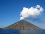 Eruptirao vulkan na talijanskom otoku: Turisti se u panici bacali u more