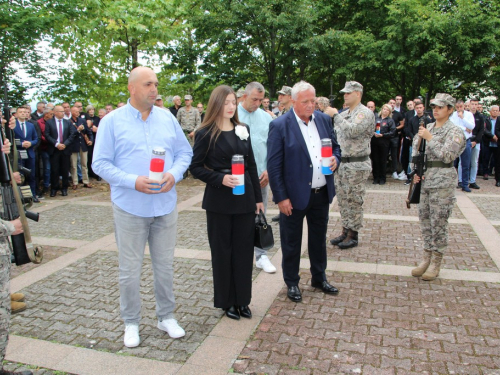 FOTO: Obilježena 32. obljetnica stradanja Hrvata na Uzdolu