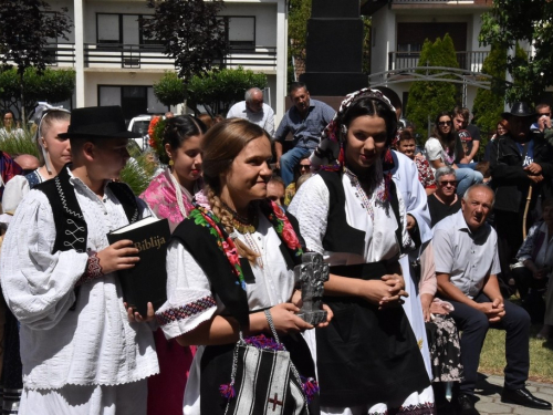 FOTO/VIDEO: Mlada misa vlč. Tomislava Varele