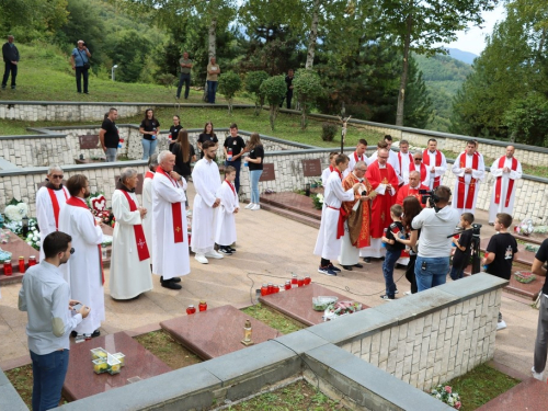 FOTO: Obilježena 29. obljetnica stradanja Hrvata na Uzdolu