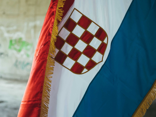 HAZU kaže da prvo bijelo polje na hrvatskom grbu nije sporno