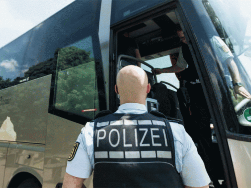 Dobar potez njemačke policije: Zaustavljen bus koji je išao za BiH